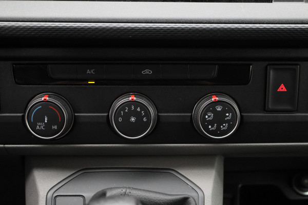 Volkswagen Transporter 2.0 TDI L2H1 28 DSG Apple Carplay, Trekhaak, Cruise, Airco, DAB