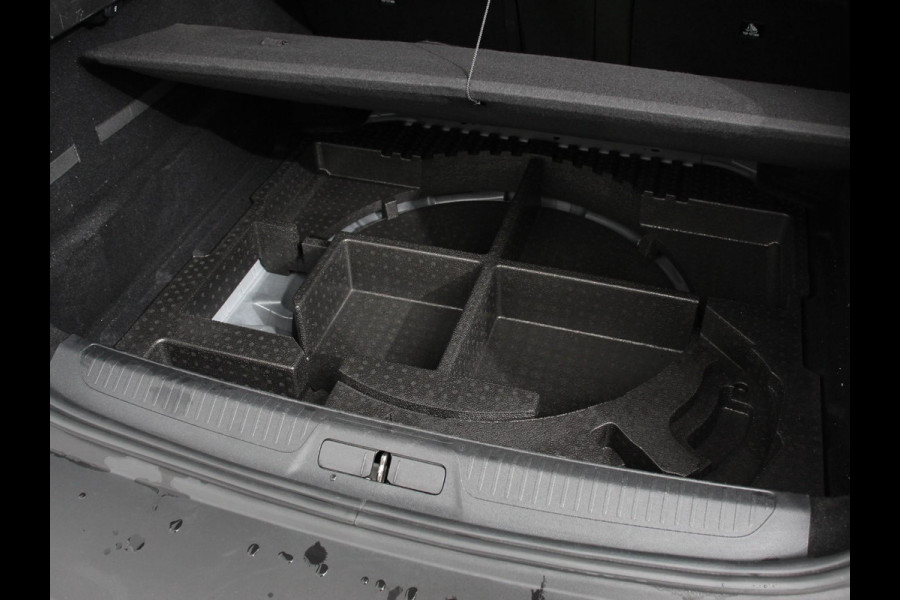 Peugeot 408 1.2 PureTech Allure Pack 130 Autmaat Comfort Pakket, Electrische stoelverstelling LV, stoelverwarming  Camera 360  Navigatie  Climate Control  Dab  Led Parkeer sensoren