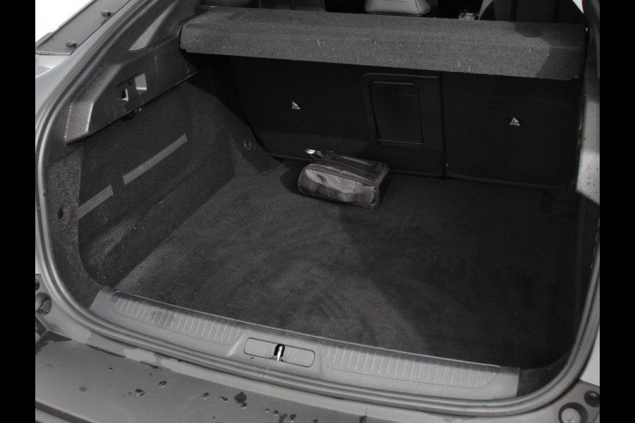 Peugeot 408 1.2 PureTech Allure Pack 130 Autmaat Comfort Pakket, Electrische stoelverstelling LV, stoelverwarming  Camera 360  Navigatie  Climate Control  Dab  Led Parkeer sensoren