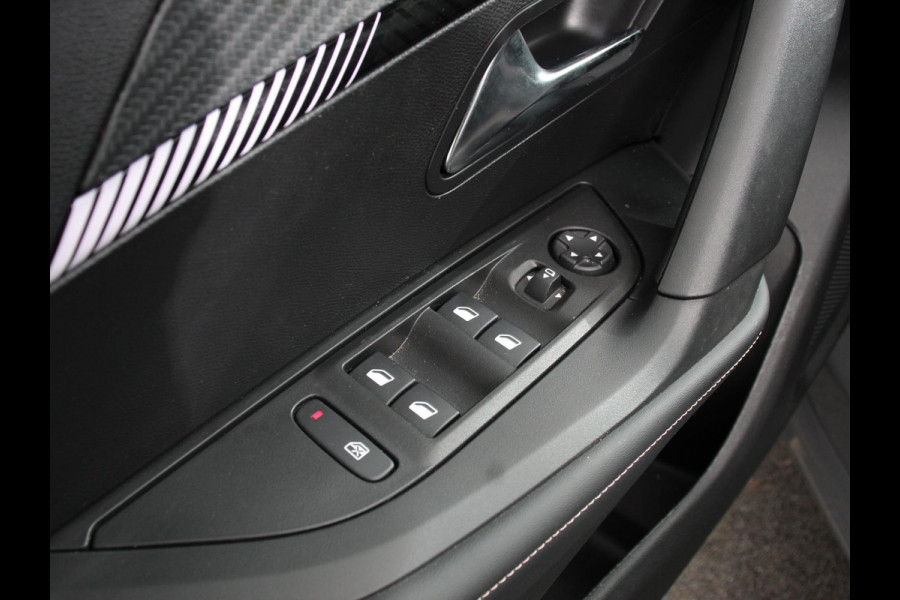 Peugeot e-2008 EV Allure 50 kWh Navigatie Apple Carplay/Android Auto Climate Control Led Parkeer sensoren Cruise Control Stoelverwarming