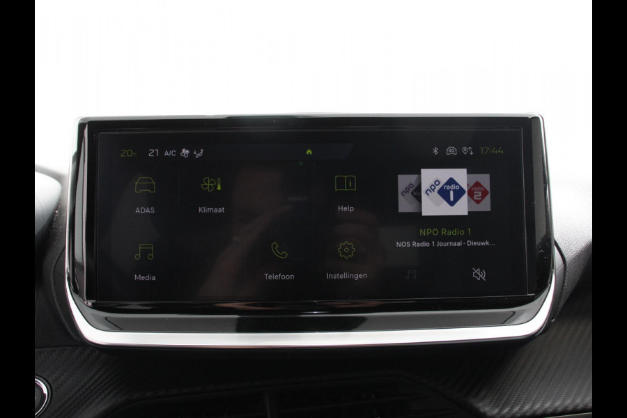 Peugeot e-2008 EV Allure 50 kWh Navigatie Apple Carplay/Android Auto Climate Control Led Parkeer sensoren Cruise Control Stoelverwarming