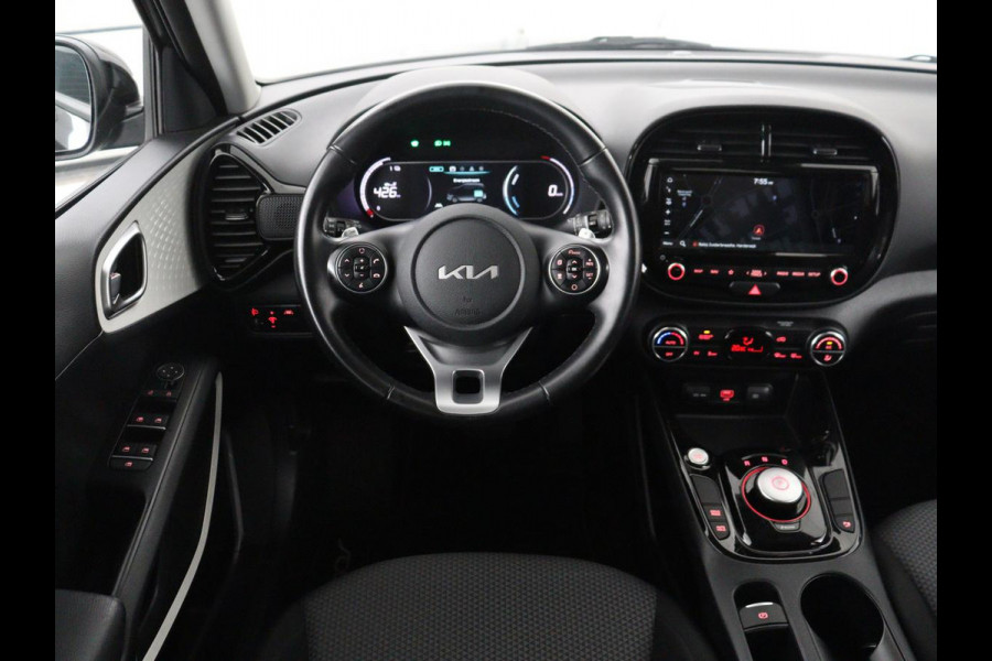 Kia e-Soul DynamicLine 64 kWh | SOH 97,5% | Cruise control | Carplay | Park assist | Camera | Climate control | Virtueel dashboard | plug-in