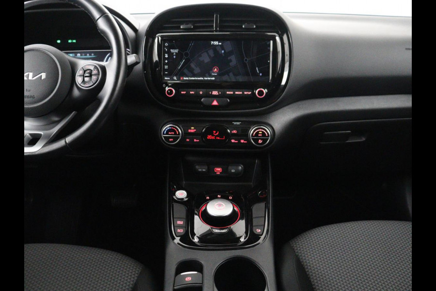 Kia e-Soul DynamicLine 64 kWh | SOH 97,5% | Cruise control | Carplay | Park assist | Camera | Climate control | Virtueel dashboard | plug-in