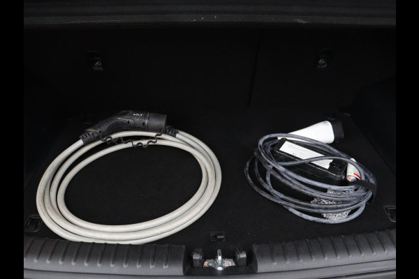 Kia e-Soul DynamicLine 64 kWh | SOH 97,5% | Cruise control | Carplay | Park assist | Camera | Climate control | Virtueel dashboard | plug-in
