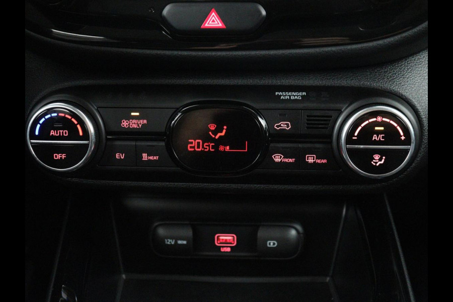 Kia e-Soul DynamicLine 64 kWh | SOH 97,5% | Cruise control | Carplay | Park assist | Camera | Climate control | Virtueel dashboard | plug-in
