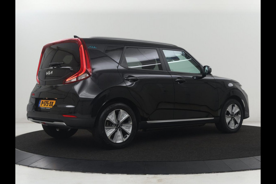 Kia e-Soul DynamicLine 64 kWh | SOH 97,5% | Cruise control | Carplay | Park assist | Camera | Climate control | Virtueel dashboard | plug-in