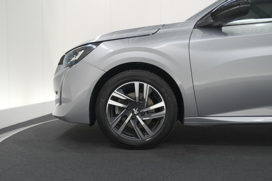 Peugeot 208 PureTech 100 Allure | Navigatie | Parkeersensoren | Apple Carplay
