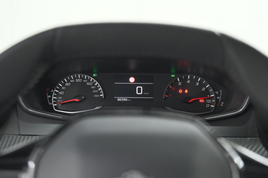 Peugeot 208 PureTech 100 Allure | Navigatie | Parkeersensoren | Apple Carplay