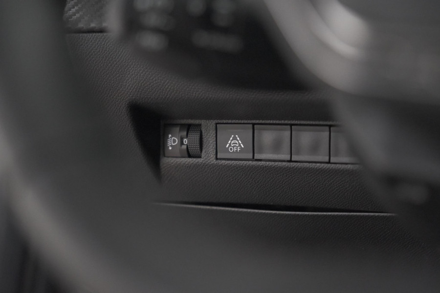 Peugeot 208 PureTech 100 Allure | Navigatie | Parkeersensoren | Apple Carplay