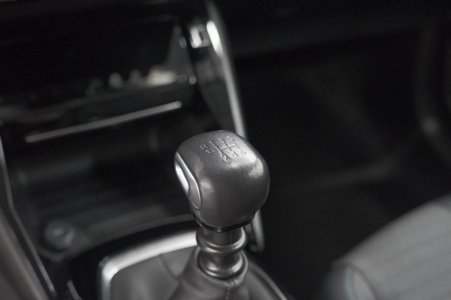 Peugeot 208 PureTech 100 Allure | Navigatie | Parkeersensoren | Apple Carplay