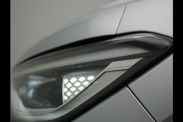 Volkswagen ID.4 GTX 4Motion 77 kWh 300pk Dealer O.H. | Trekhaak Af Fabriek | Panodak | Adaptive Cruise | Camera | IQ Light | Sportstoelen & Stuur Verwarmd | Keyless | Sfeerverlichting | Apple Carplay | Navigatie | DAB | 20"L.M |