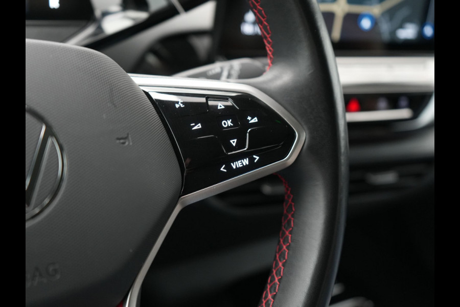 Volkswagen ID.4 GTX 4Motion 77 kWh 300pk Dealer O.H. | Trekhaak Af Fabriek | Panodak | Adaptive Cruise | Camera | IQ Light | Sportstoelen & Stuur Verwarmd | Keyless | Sfeerverlichting | Apple Carplay | Navigatie | DAB | 20"L.M |