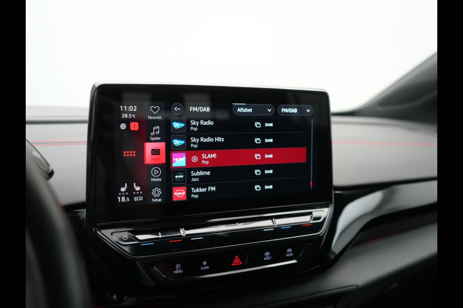 Volkswagen ID.4 GTX 4Motion 77 kWh 300pk Dealer O.H. | Trekhaak Af Fabriek | Panodak | Adaptive Cruise | Camera | IQ Light | Sportstoelen & Stuur Verwarmd | Keyless | Sfeerverlichting | Apple Carplay | Navigatie | DAB | 20"L.M |