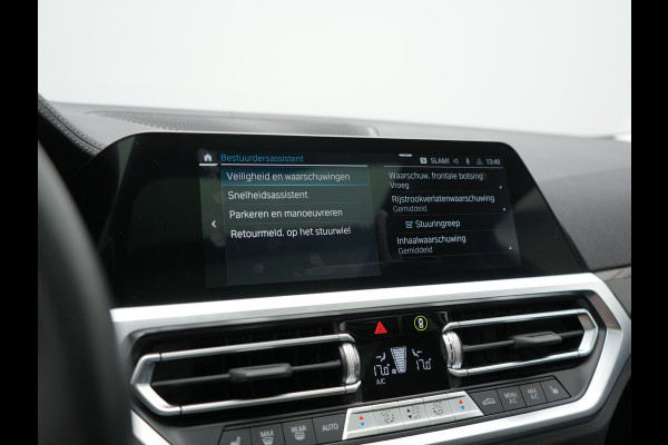 BMW 3 Serie Touring 330e Luxury Line PHEV 293pk Dealer O.H. | Trekhaak Af Fabriek | Panodak | 360 Camera | Lederen Sportstoelen Memory & Verwarmd | Keyless | Blis | Sfeerverlichting | Apple Carplay | Navigatie | DAB | Plug In Hybrid |