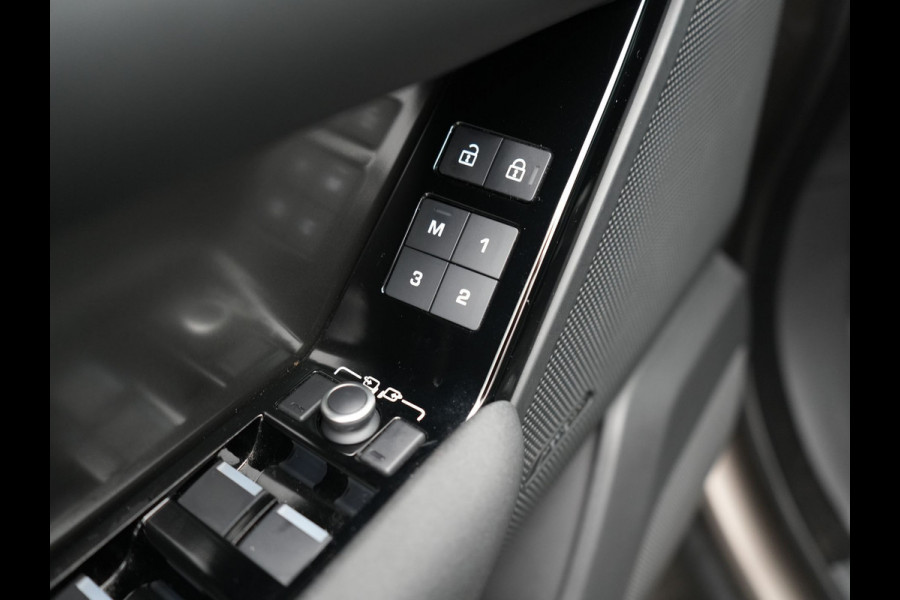Land Rover Range Rover Velar P400e PHEV 400pk | Panodak | Adaptive Cruise | Camera | Meridian Audio | Lederen Sportstoelen Memory | Apple Carplay | Blis | Keyless | Navigatie | DAB | 20"L.M | Plug In Hybrid |