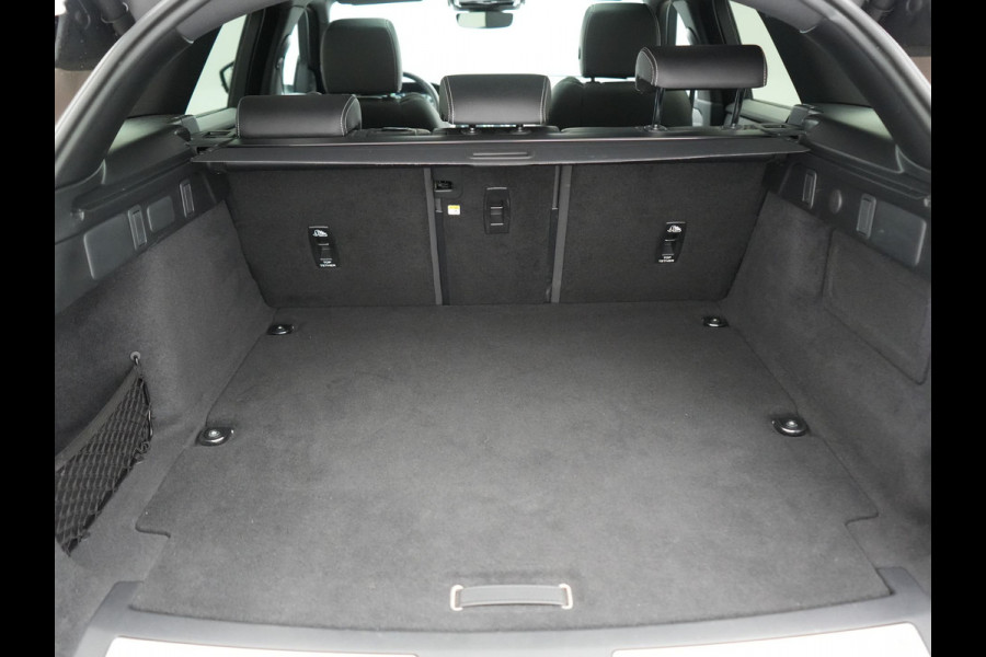 Land Rover Range Rover Velar P400e PHEV 400pk | Panodak | Adaptive Cruise | Camera | Meridian Audio | Lederen Sportstoelen Memory | Apple Carplay | Blis | Keyless | Navigatie | DAB | 20"L.M | Plug In Hybrid |