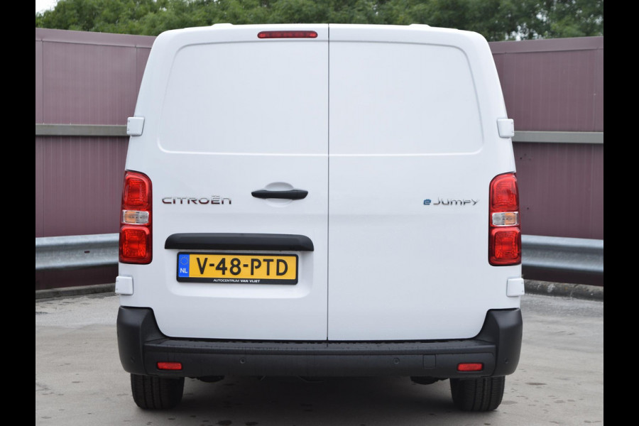 Citroën ë-Jumpy L3 75 kWh | tot 8 jaar garantie | camera | navi incl. Apple Carplay | laadruimtebetimmering | parkeersensoren voor & achter | dodehoek detectie | rijklaarprijs |