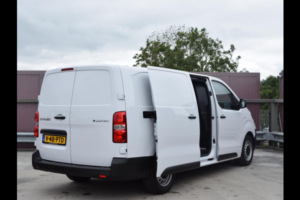 Citroën ë-Jumpy L3 75 kWh | tot 8 jaar garantie | camera | navi incl. Apple Carplay | laadruimtebetimmering | parkeersensoren voor & achter | dodehoek detectie | rijklaarprijs |