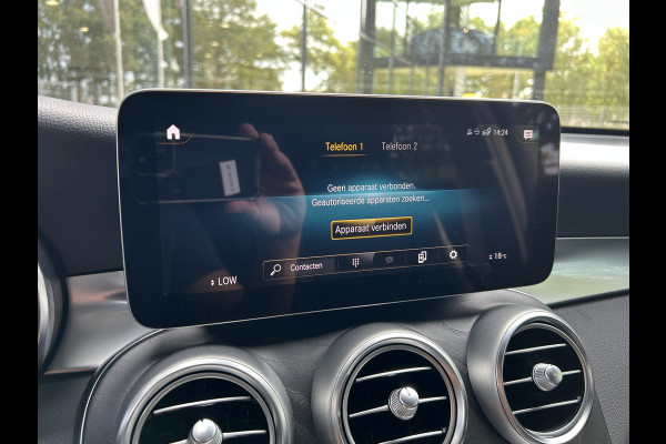 Mercedes-Benz GLC 300e AMG 4Matic Coupé // Trekhaak // 360 Camera // Sfeerverlichting // Augmented Reality // Night Pakket // Digitaal dashbord