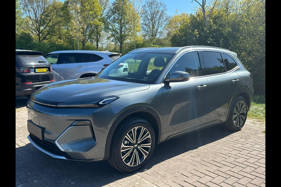 GEELY Starray EM-i 1.5 Max+ 262 PK | Panorama | Stoelen voor & achter verwarmd | Memory Seats | 360 Camera | 19 Inch LMV | 136km elektrisch bereik