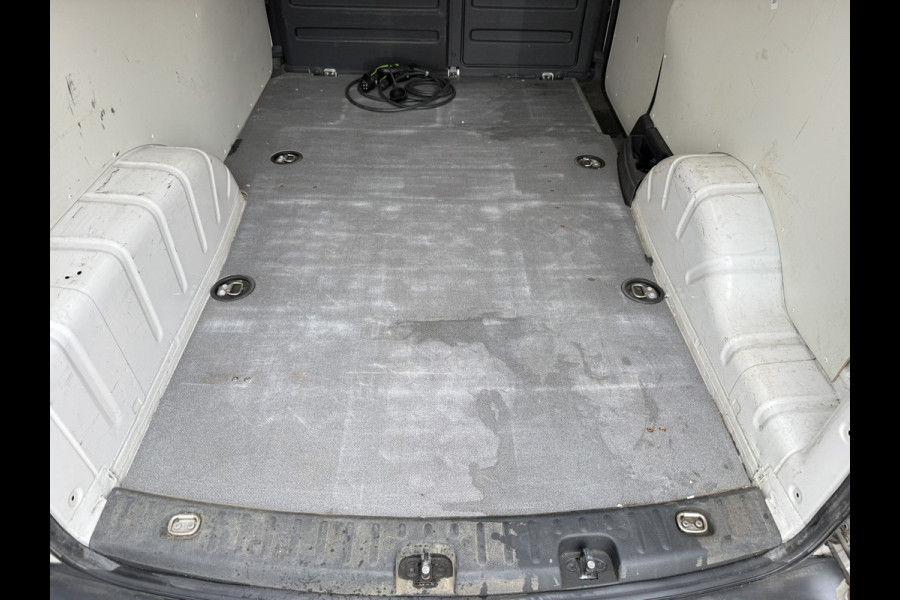 Volkswagen E-Caddy 37kWh 113PK L2H1 Elektrisch Caddy ABT Maxi 37,3kWh 159km WLTP LED Trekhaak Airco Stoelverwarming Parkeersensoren