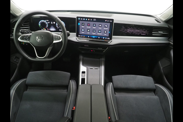 Volkswagen Passat Variant 1.5 eHybrid 204PK | Leder/Alcantara | Trekhaak | Stoelventilatie | Massage | HUD | 360 | Memory