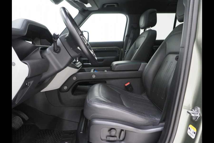 Land Rover Defender 110 2.0 P400e 110 | Panoramadak | Trekhaak | Leder | Stoelventilatie | Luchtvering | 360 | Memory
