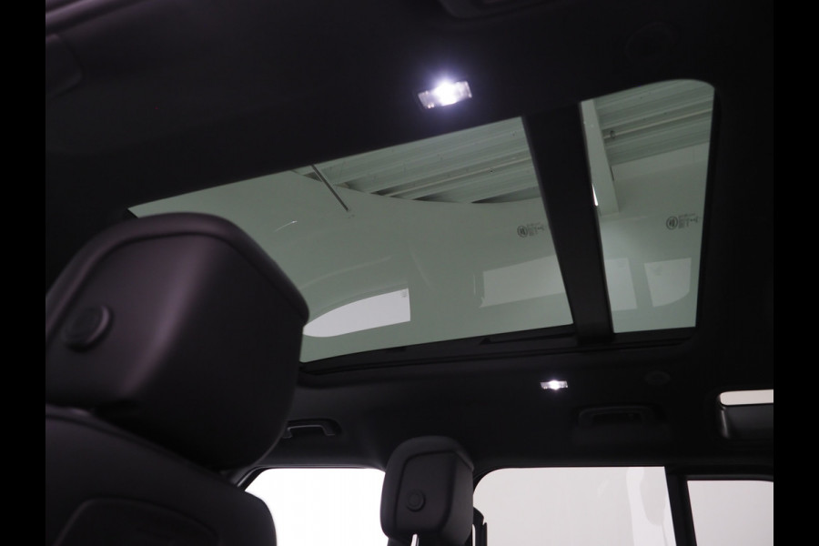 Land Rover Defender 110 2.0 P400e 110 | Panoramadak | Trekhaak | Leder | Stoelventilatie | Luchtvering | 360 | Memory
