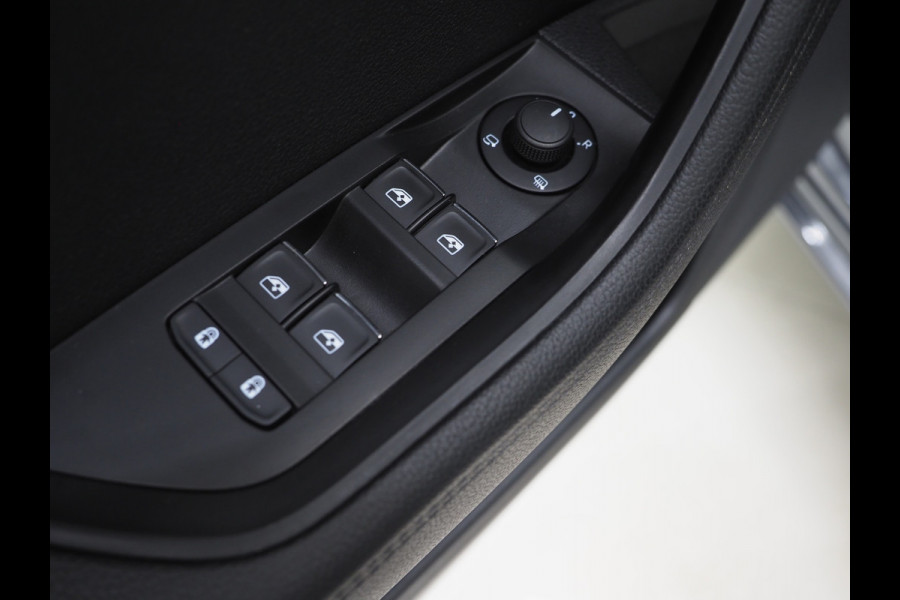 Škoda Superb Combi 1.4 TSI iV Laurin & Klement | Leder | Trekhaak | Massage | Canton | 360 | Memory | Stoelkoeling | Keyless