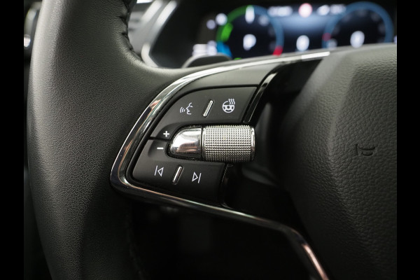 Škoda Superb Combi 1.4 TSI iV Laurin & Klement | Leder | Trekhaak | Massage | Canton | 360 | Memory | Stoelkoeling | Keyless