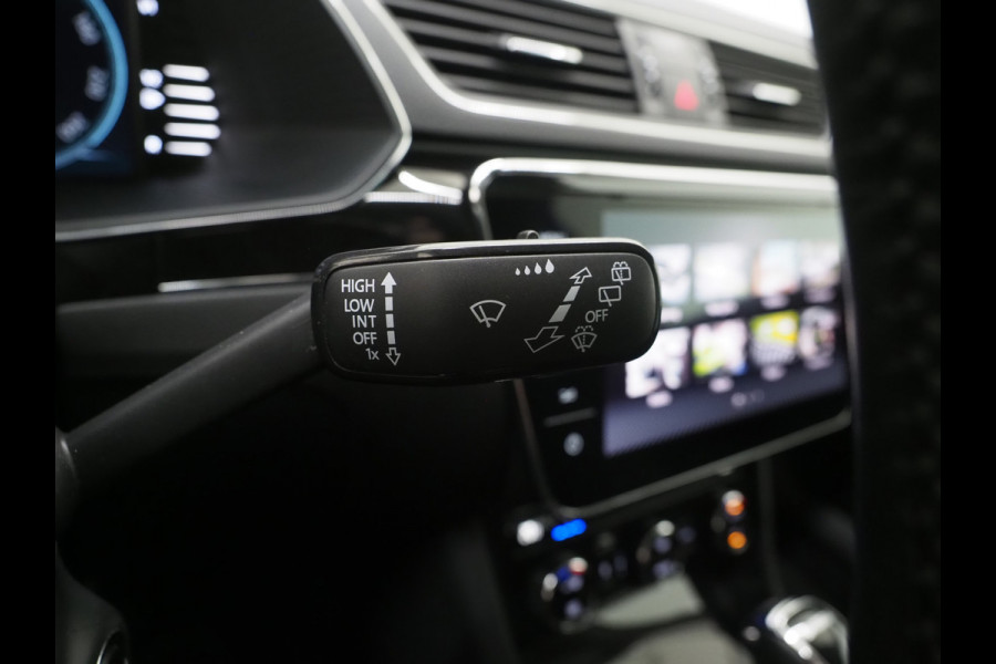 Škoda Superb Combi 1.4 TSI iV Laurin & Klement | Leder | Trekhaak | Massage | Canton | 360 | Memory | Stoelkoeling | Keyless