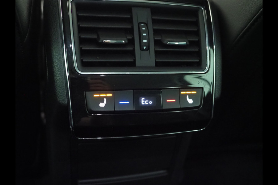 Škoda Superb Combi 1.4 TSI iV Laurin & Klement | Leder | Trekhaak | Massage | Canton | 360 | Memory | Stoelkoeling | Keyless