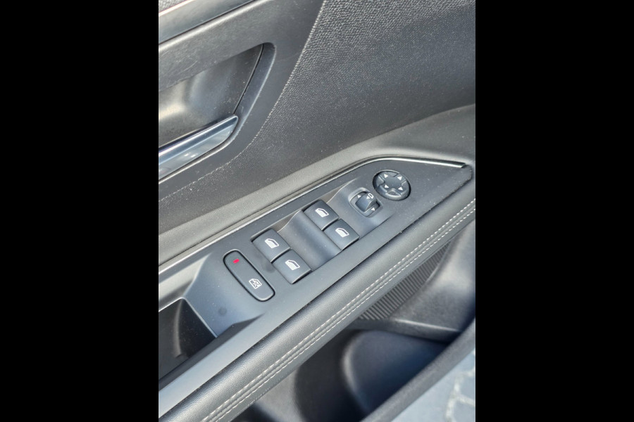 Peugeot 5008 1.2 PureTech Allure Avantage | CAMERA | TREKHAAK | NAVI