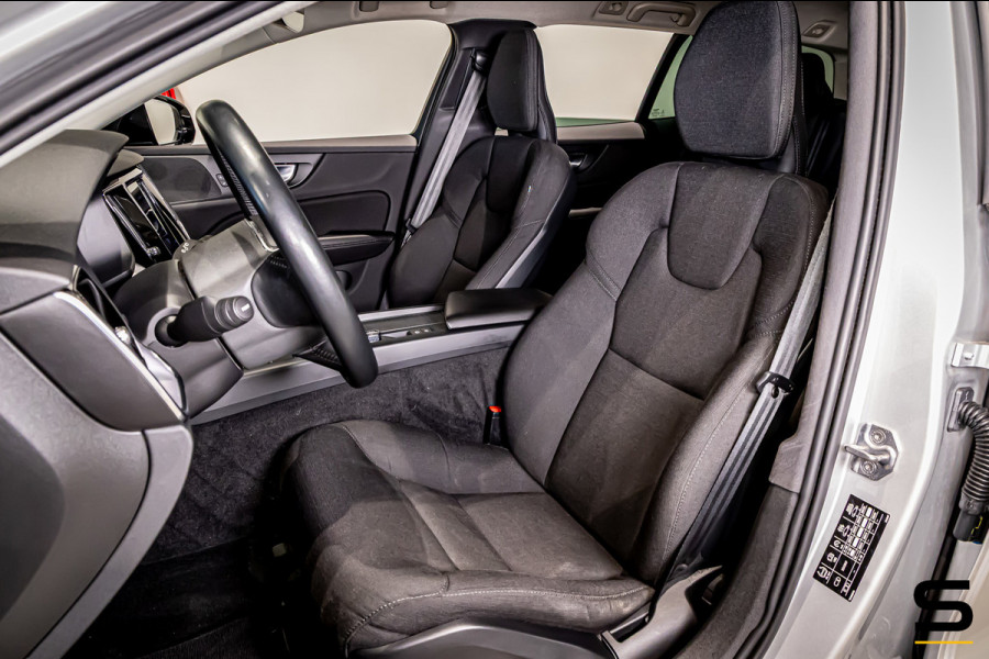 Volvo V60 2.0 B3 Momentum Advantage|NAP|E-trekhaak|BTW Auto