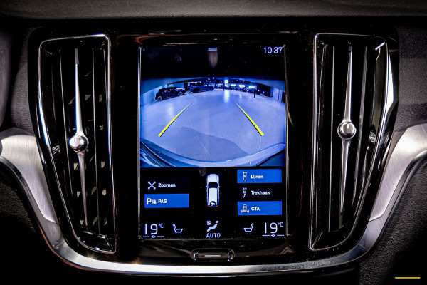 Volvo V60 2.0 B3 Momentum Advantage|NAP|E-trekhaak|BTW Auto