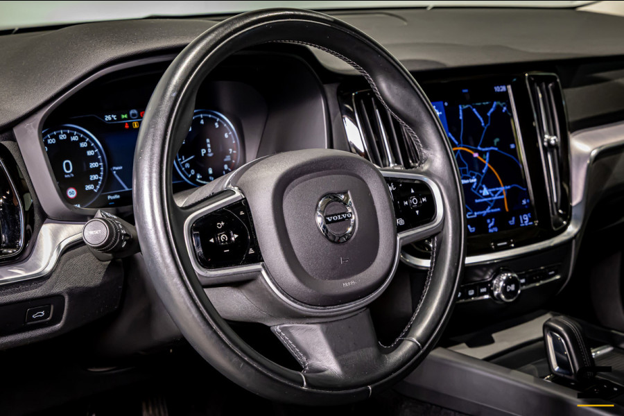 Volvo V60 2.0 B3 Momentum Advantage|NAP|E-trekhaak|BTW Auto