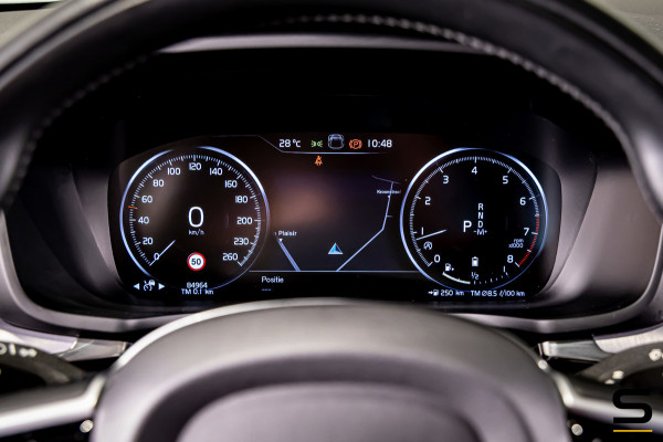 Volvo V60 2.0 B3 Momentum Advantage|NAP|E-trekhaak|BTW Auto