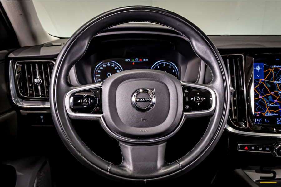 Volvo V60 2.0 B3 Momentum Advantage|NAP|E-trekhaak|BTW Auto