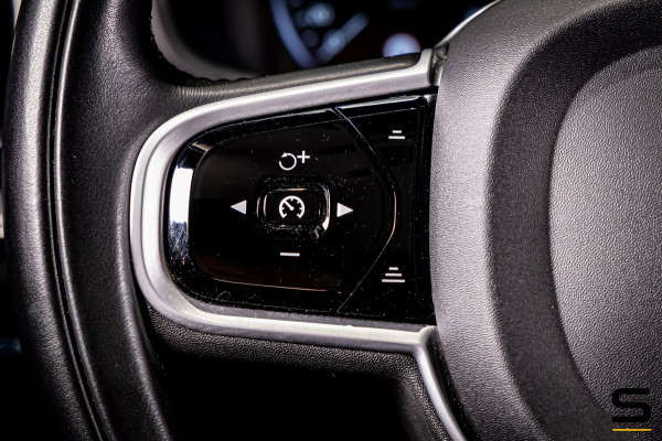 Volvo V60 2.0 B3 Momentum Advantage|NAP|E-trekhaak|BTW Auto