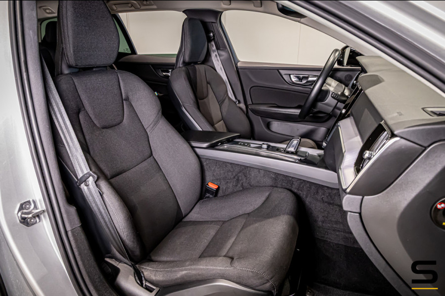 Volvo V60 2.0 B3 Momentum Advantage|NAP|E-trekhaak|BTW Auto