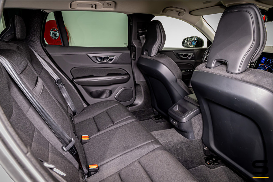 Volvo V60 2.0 B3 Momentum Advantage|NAP|E-trekhaak|BTW Auto