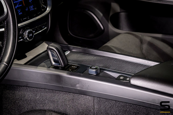 Volvo V60 2.0 B3 Momentum Advantage|NAP|E-trekhaak|BTW Auto