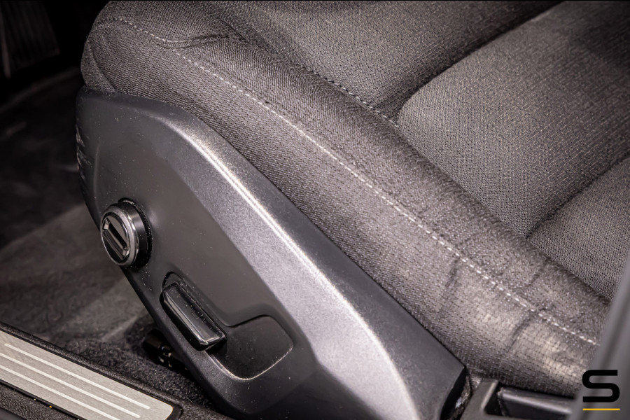 Volvo V60 2.0 B3 Momentum Advantage|NAP|E-trekhaak|BTW Auto