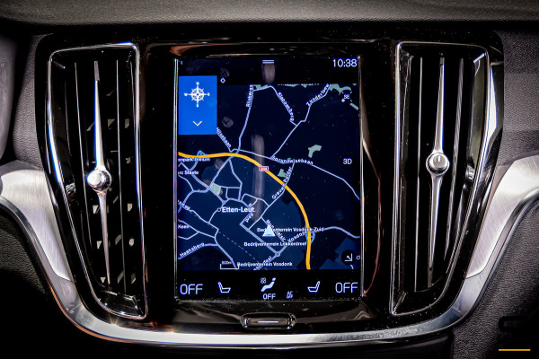 Volvo V60 2.0 B3 Momentum Advantage|NAP|E-trekhaak|BTW Auto