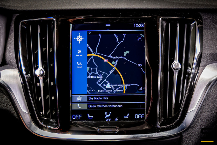 Volvo V60 2.0 B3 Momentum Advantage|NAP|E-trekhaak|BTW Auto