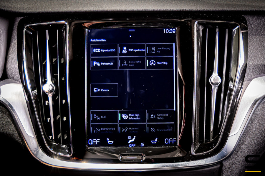 Volvo V60 2.0 B3 Momentum Advantage|NAP|E-trekhaak|BTW Auto