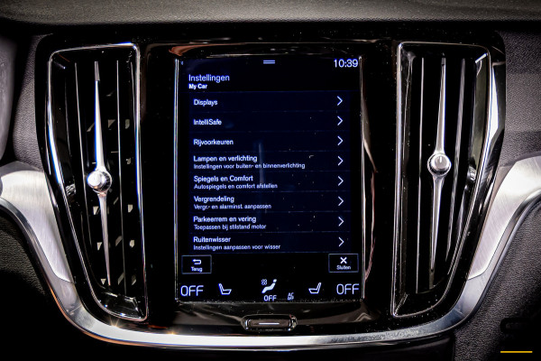 Volvo V60 2.0 B3 Momentum Advantage|NAP|E-trekhaak|BTW Auto