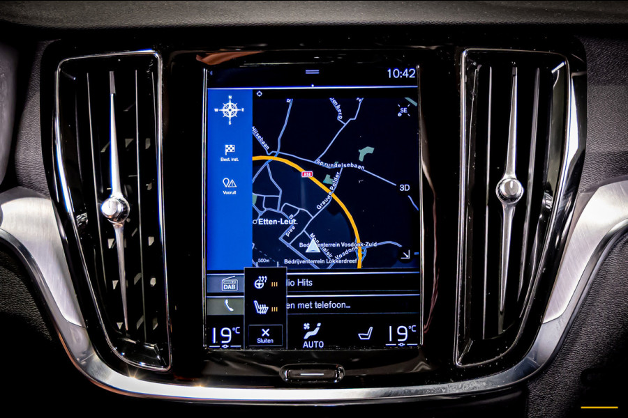 Volvo V60 2.0 B3 Momentum Advantage|NAP|E-trekhaak|BTW Auto