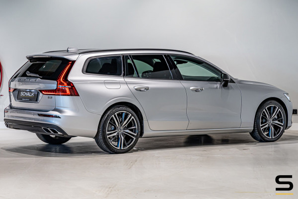 Volvo V60 2.0 B3 Momentum Advantage|NAP|E-trekhaak|BTW Auto