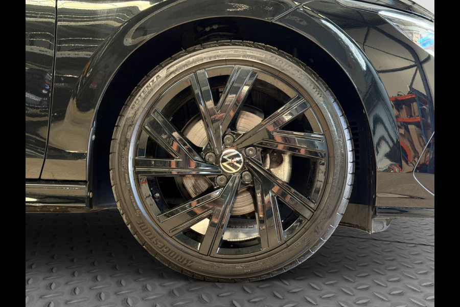 Volkswagen Golf 1.5 eTSI R-Line|H/K Audio|El.trekh|Matrix IQ|Keyless